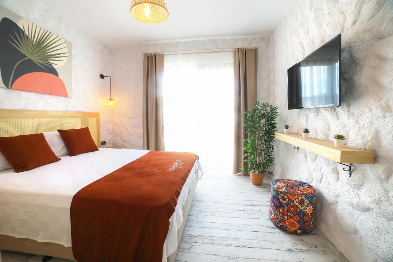Huzurla Otel Измир Экстерьер фото